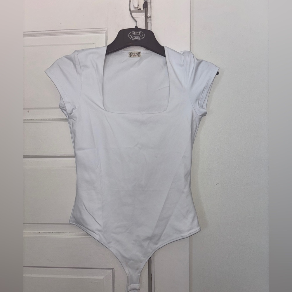 Free people white square neck bodysuit Size XS work 1x
